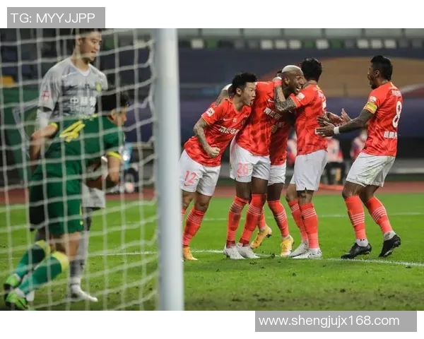 恒大与国安激战7月13日争夺中超冠军争先恐后精彩纷呈