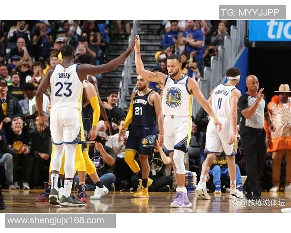 库里单场51分助勇士战胜奇才展现超级明星风采