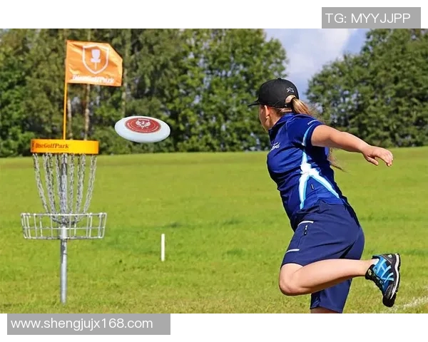 重庆飞盘队在比赛中的快速转换与战术得失分析 重庆飞盘队在比赛中的快速转换与战术得失分析