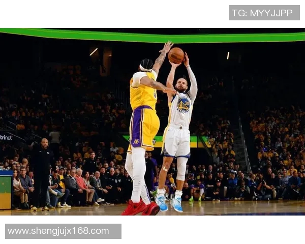 2016至2017赛季勇士队与黄蜂队精彩对决回顾与分析 2016至2017赛季勇士队与黄蜂队精彩对决回顾与分析